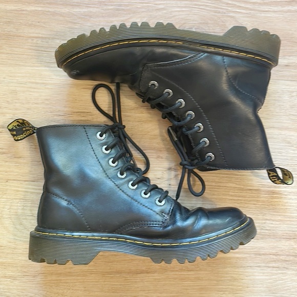 Dr. Martens Luana Leather Ankle Boots Lace Up - Picture 1 of 9